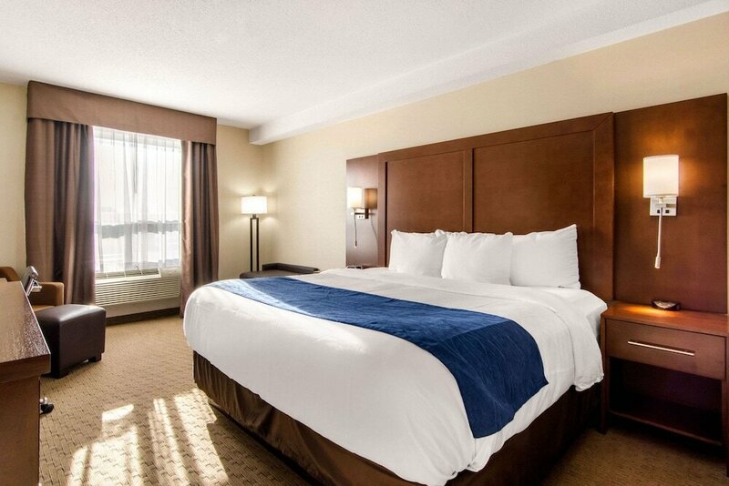 Гостиница Comfort Inn & Suites Medicine Hat