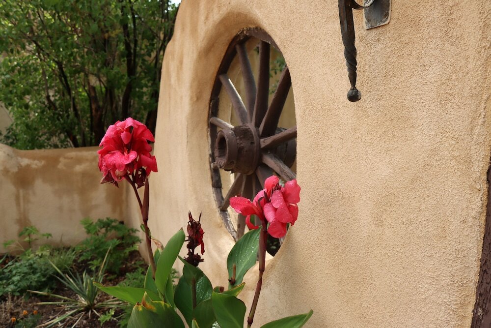 Фото Sagebrush Inn & Suites