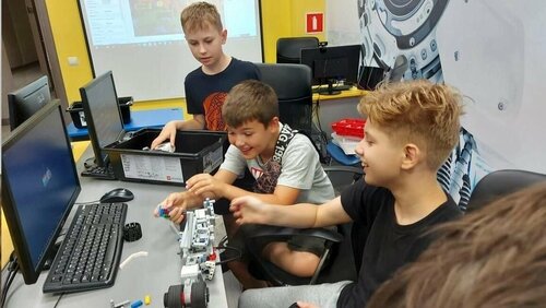 Bilgisayar kursları Top, Briansk, foto