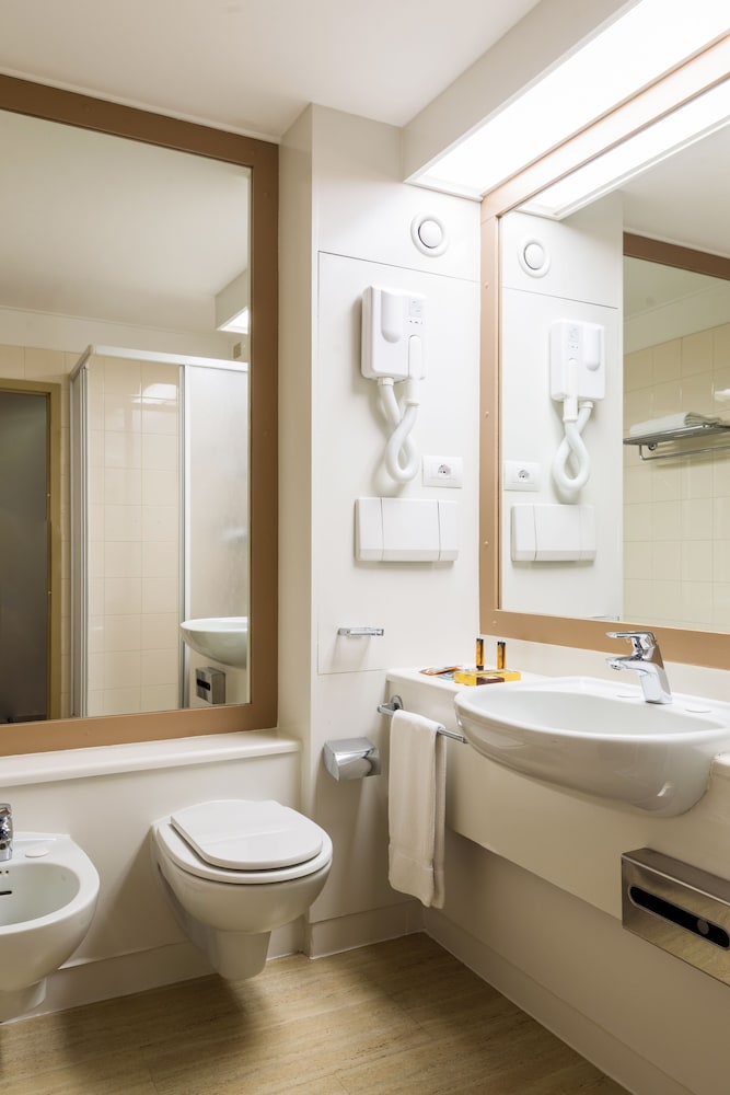 Фото B&b Hotel Milano Portello
