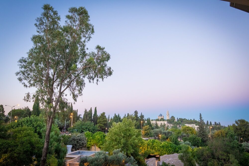 Фото Inbal Jerusalem Hotel