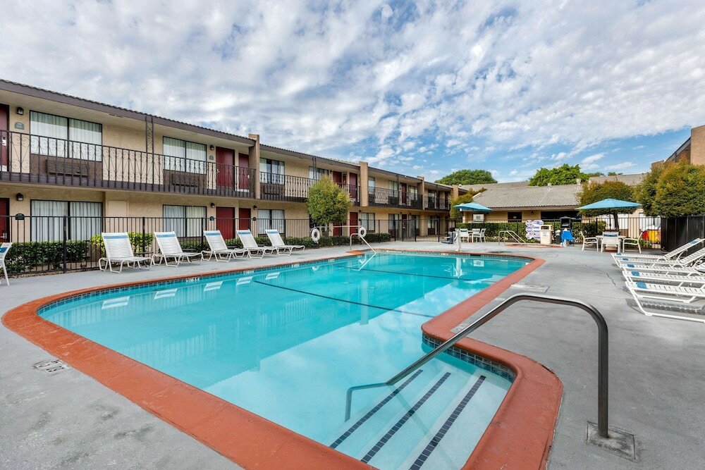 Фото Quality Inn & Suites Buena Park Anaheim