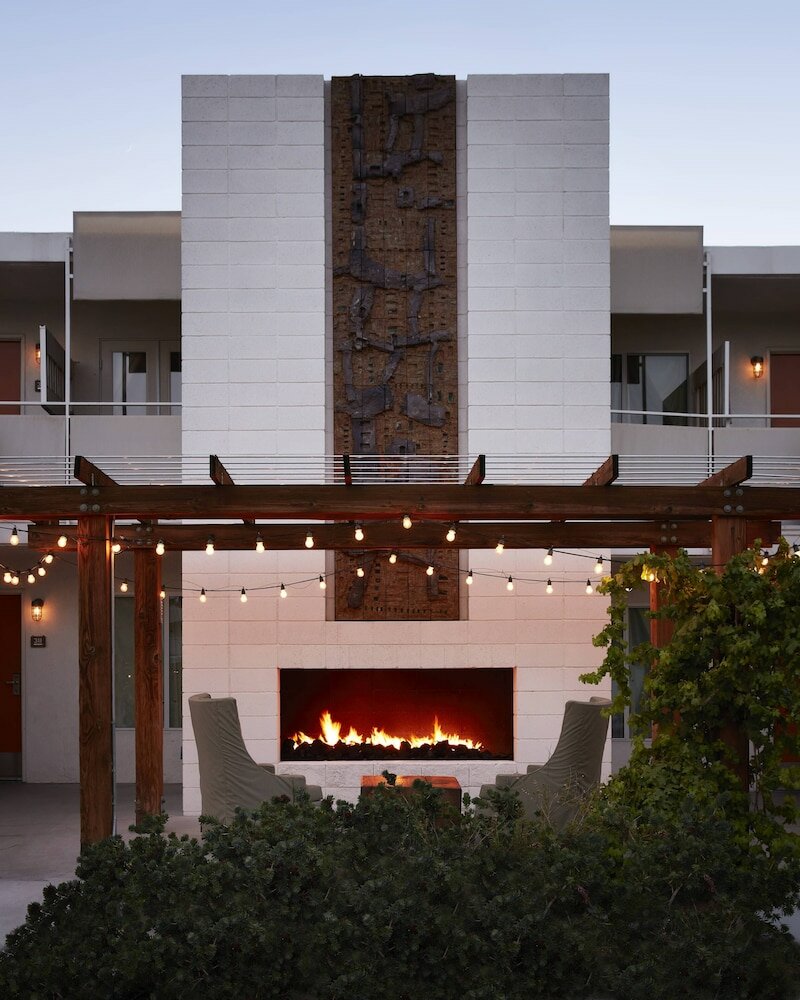 Фото отеля 2