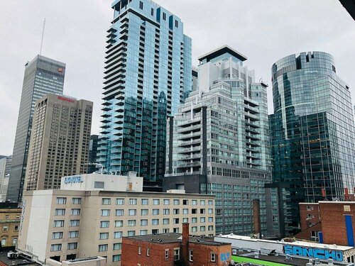 Гостиница Comfort Suites Downtown в Монреале