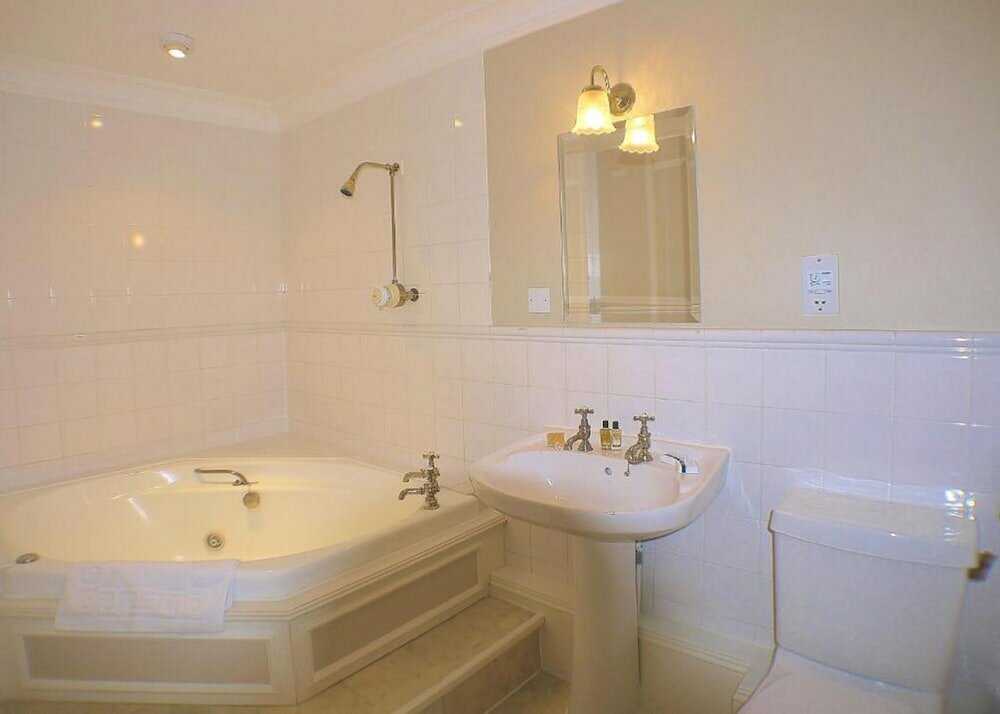 Фото Hatton Court