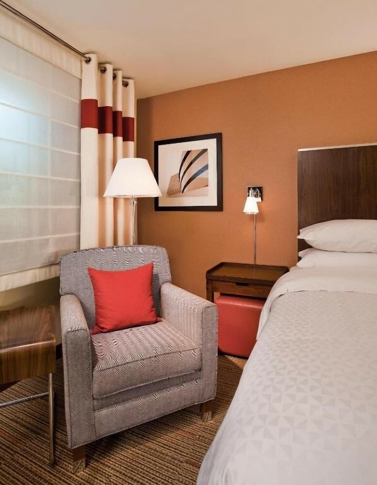 Фото Four Points by Sheraton Asheville Downtown