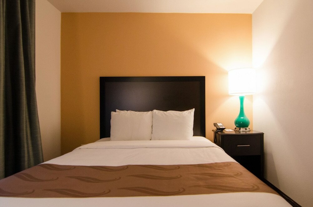 Фото Cottage Grove Inn