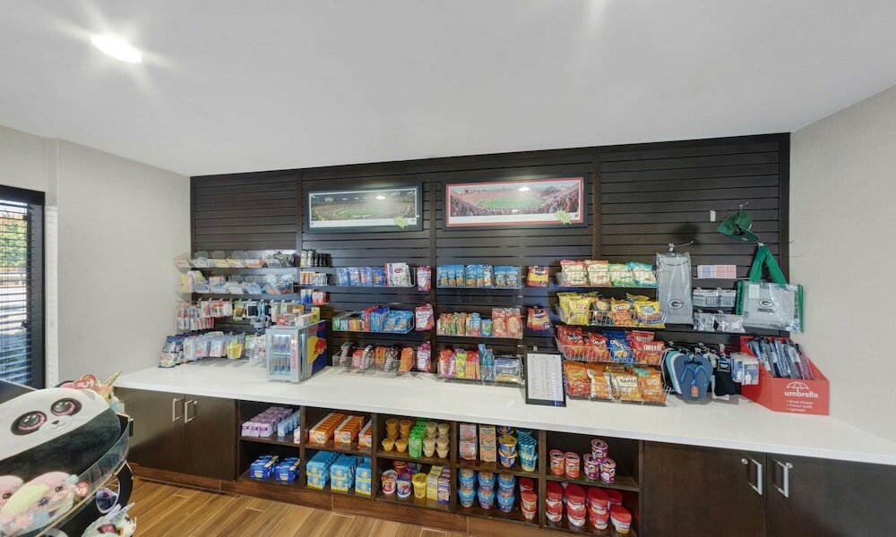 Фото Embassy Suites by Hilton Milwaukee Brookfield