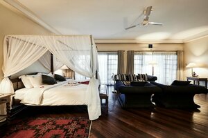 Гостиница Safari Park Hotel And Casino