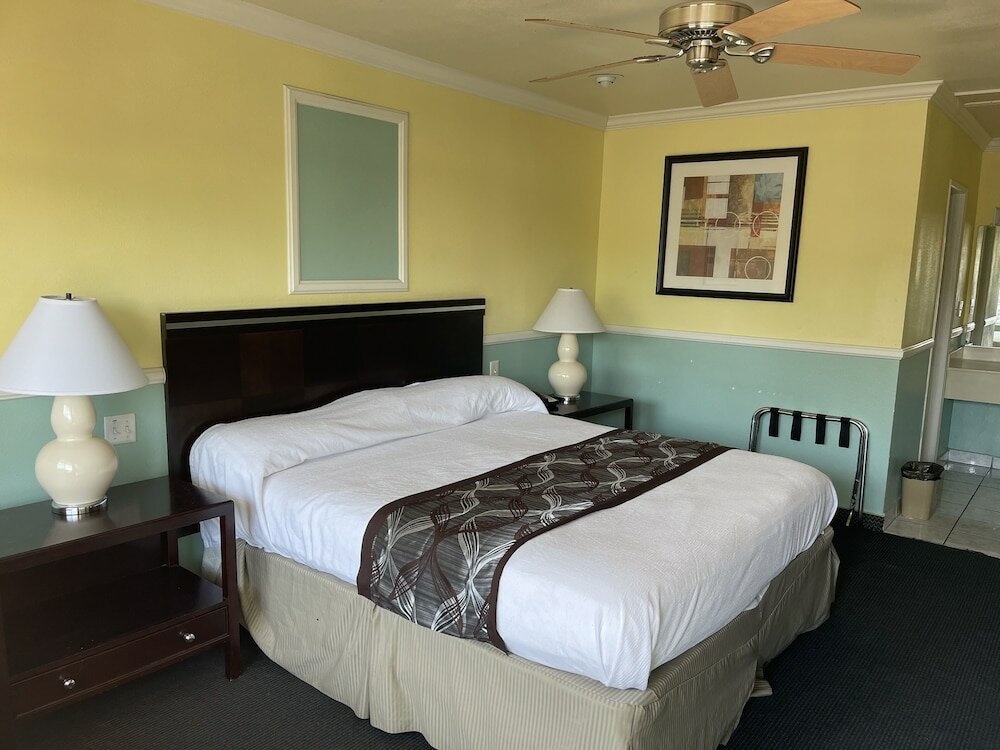 Фото Hollywood Guest Inn