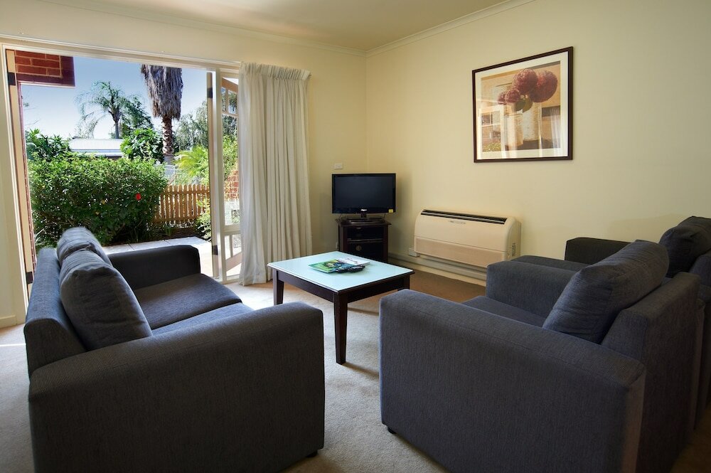 Фото Comfort Apartments Royal Gardens