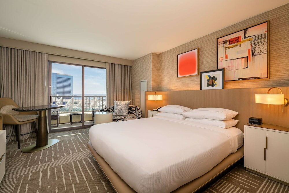 Фото Hilton San Diego Gaslamp Quarter