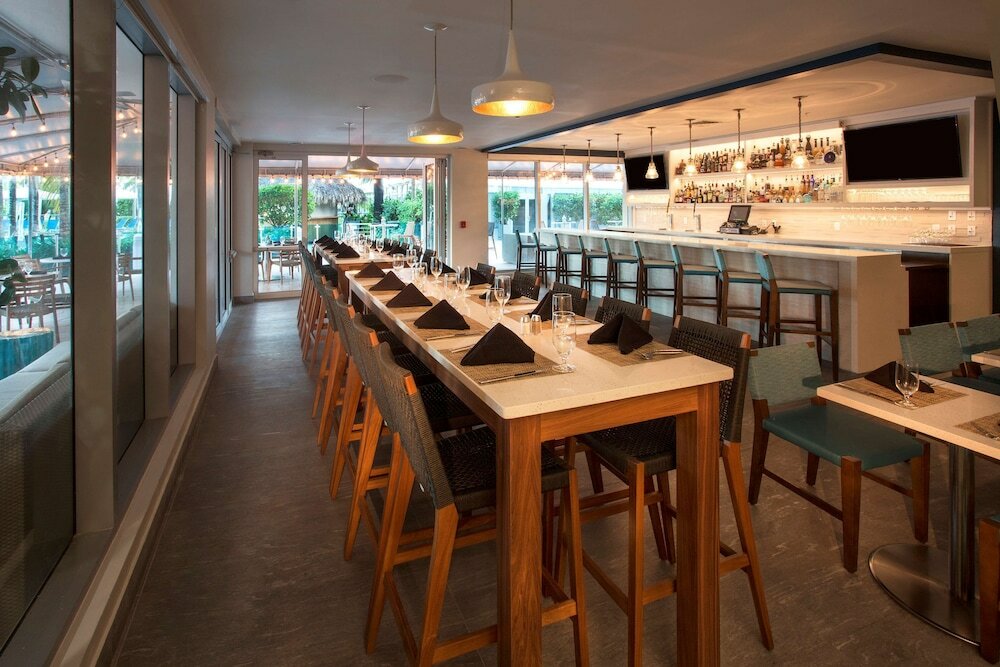 Фото DoubleTree Resort by Hilton Hollywood Beach