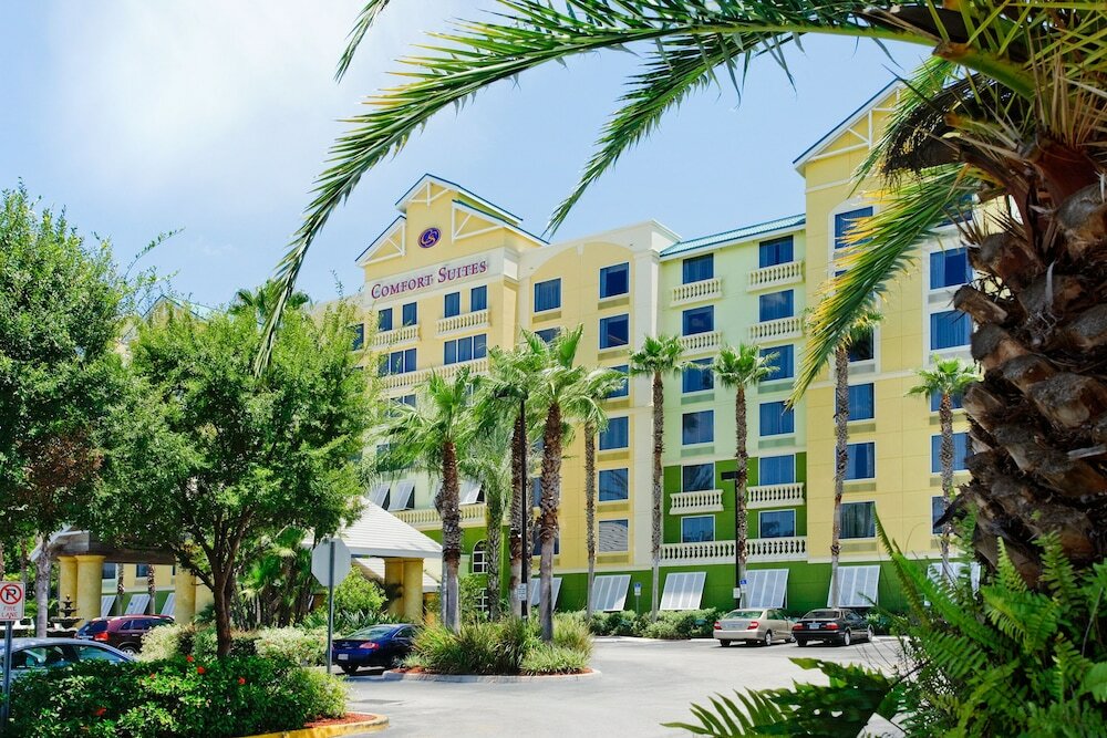 Фото Comfort Suites Maingate East