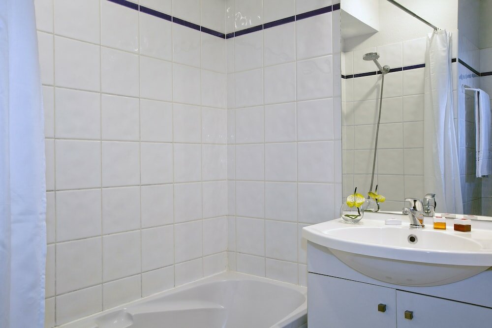 Фото Séjours & Affaires Clermont Ferrand Park République