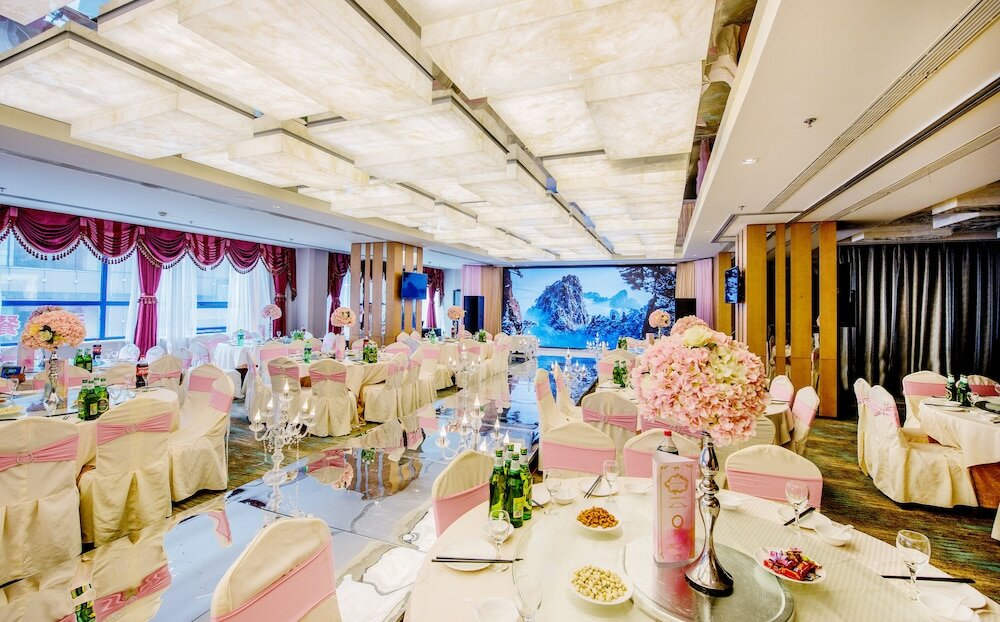 Фото Holiday Inn Express Dalian City Center