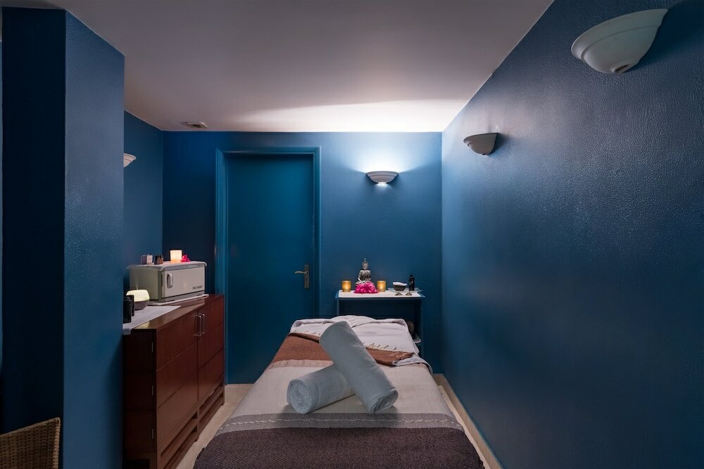 Фото Pestana Village Garden Hotel