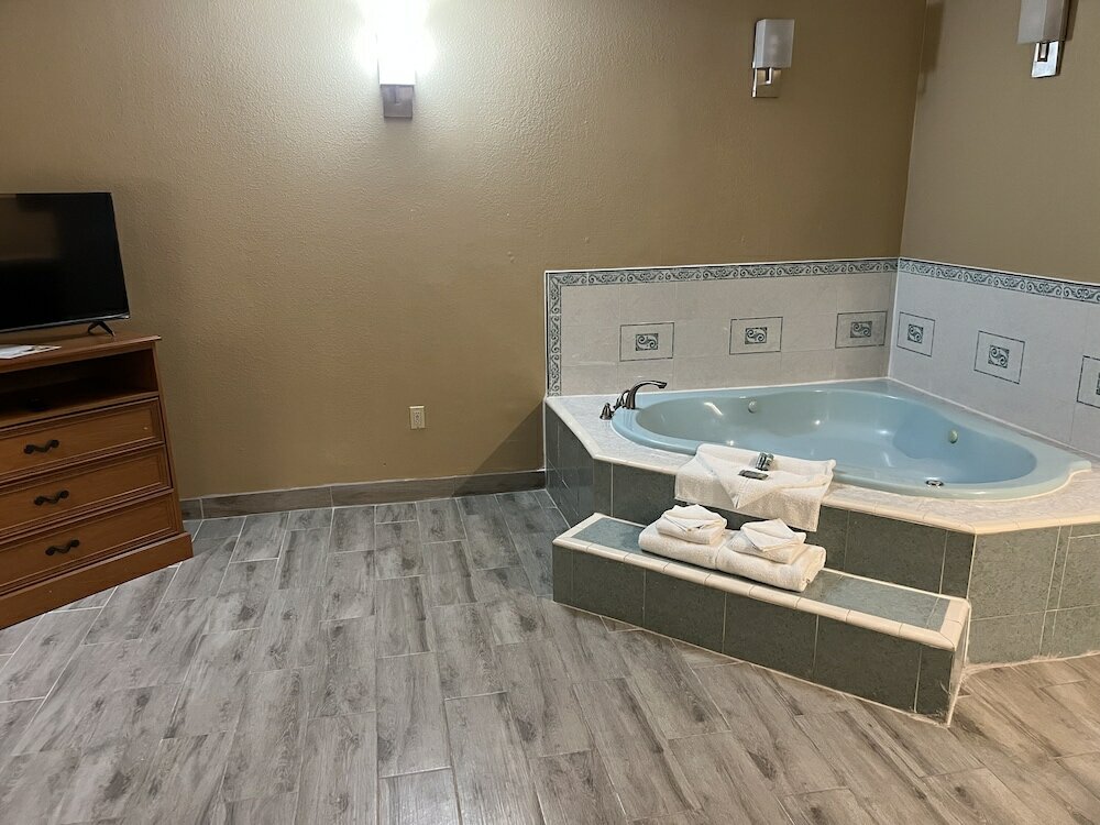 Фото Americas Best Value Inn Pharr