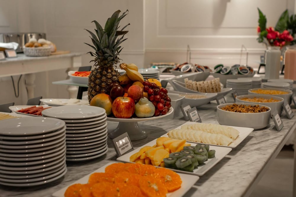 Фото Feir's Park Hotel & Rooftop