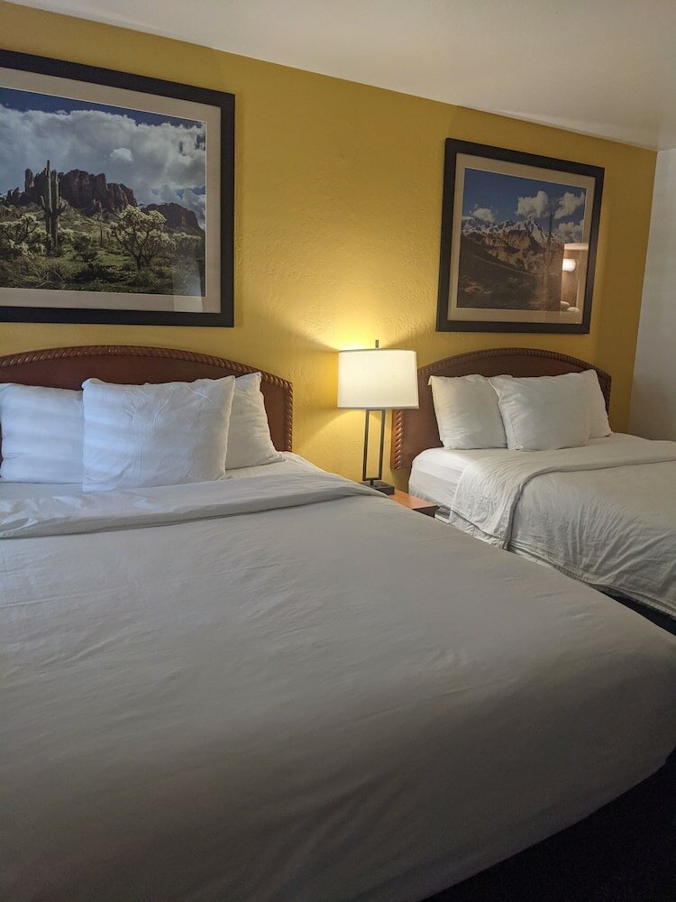 Фото SureStay Plus Hotel by Best Western Tempe University