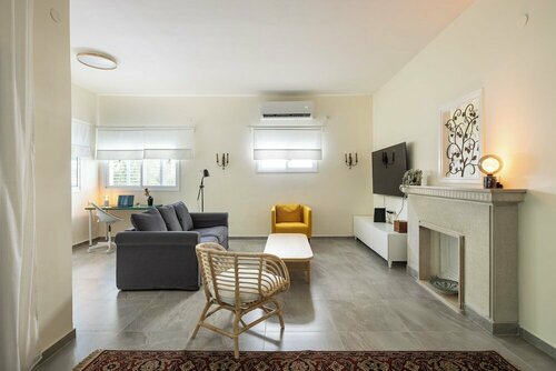 Апартаменты Eclectic Rabin Square Apt by Sea N' Rent в Тель-Авиве