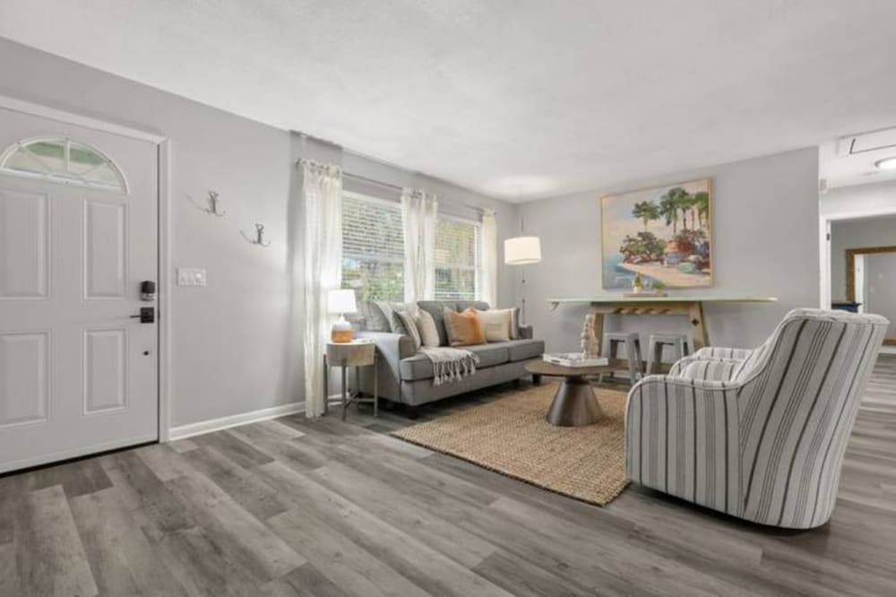 Фото 12th Ct Charming Oasis With New Pool