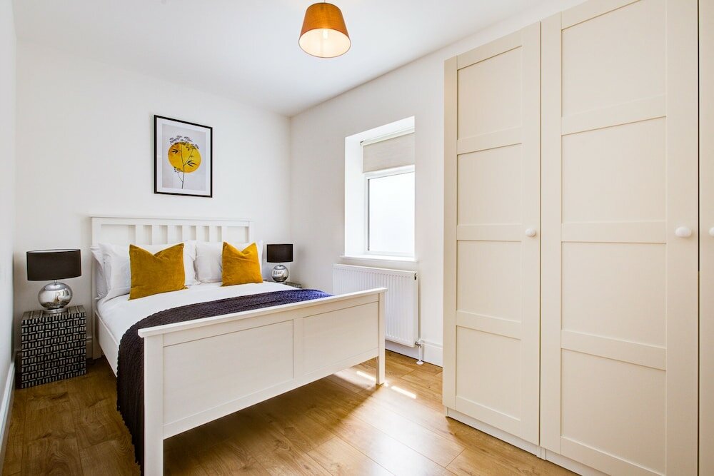 Фото Hybrid Resi - New Malden