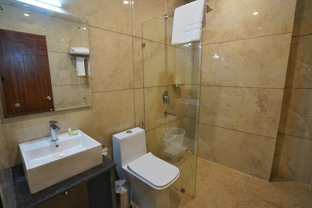 Фото Hotel Golden Orchard