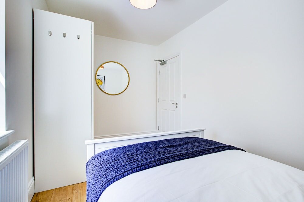 Фото Hybrid Resi - New Malden