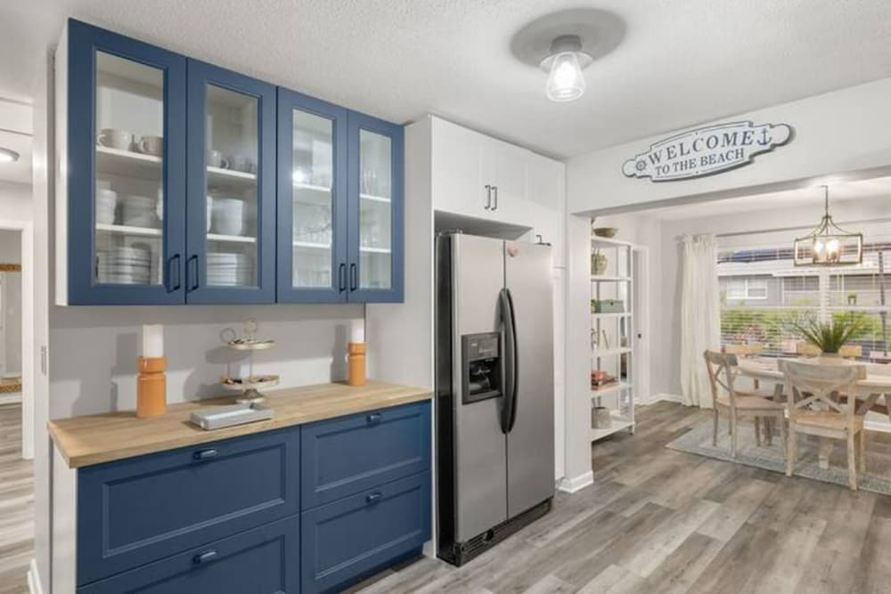 Фото 12th Ct Charming Oasis With New Pool