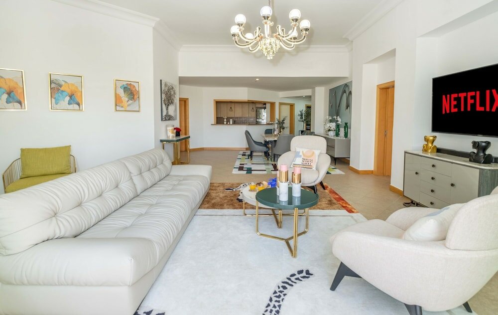 Фото Lux The Shoreline Penthouse Suite