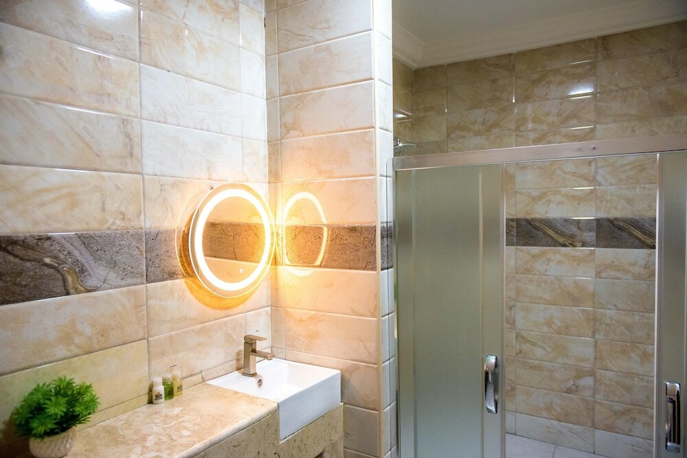 Фото Bon Hotel Hyatti Warri