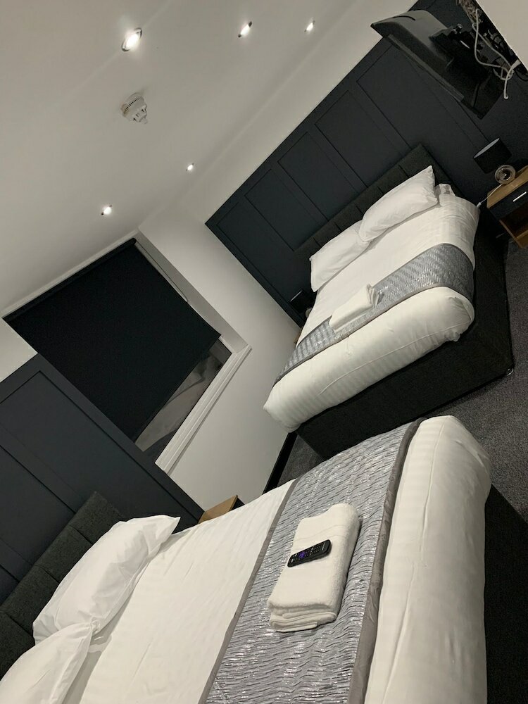 Фото Woodhouse Hotel