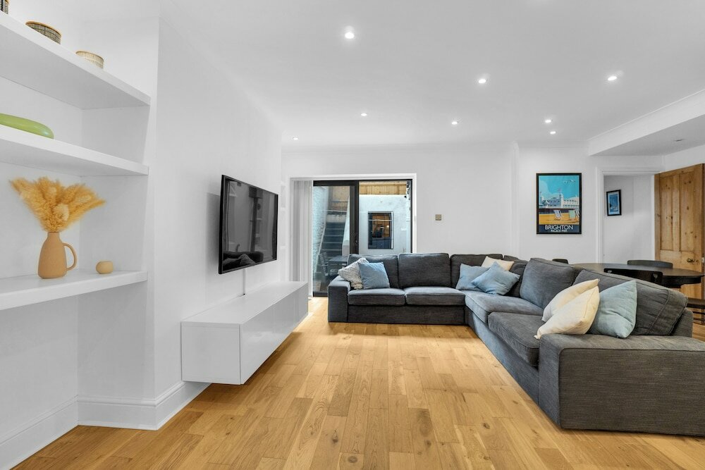 Фото Kemptown Coastal by My Getaways