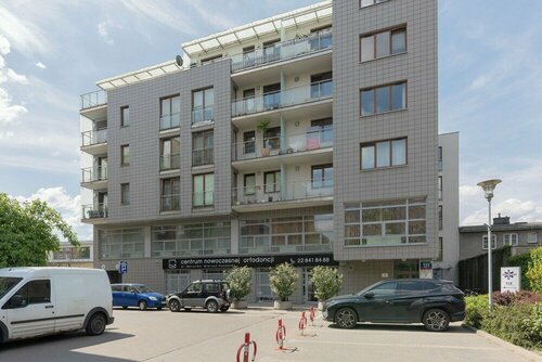 Czerniakowska 131 by Renteres Prestige