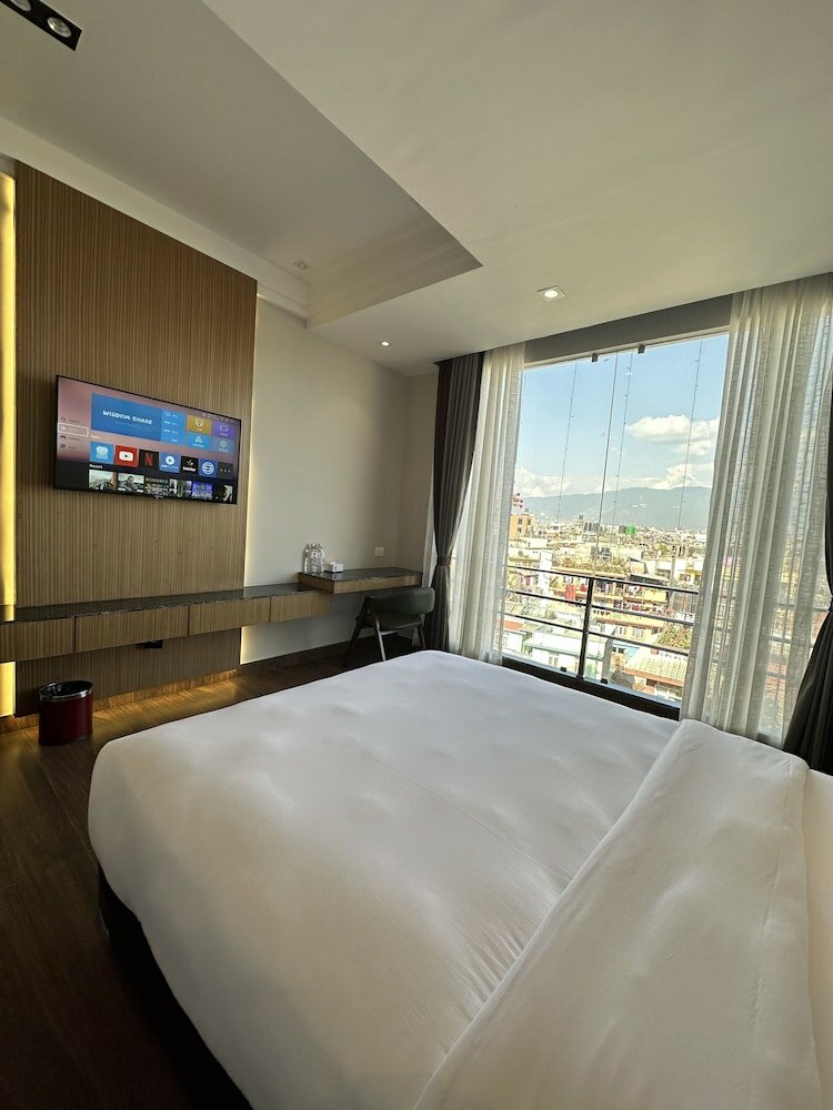 Фото Lakhey Hotel