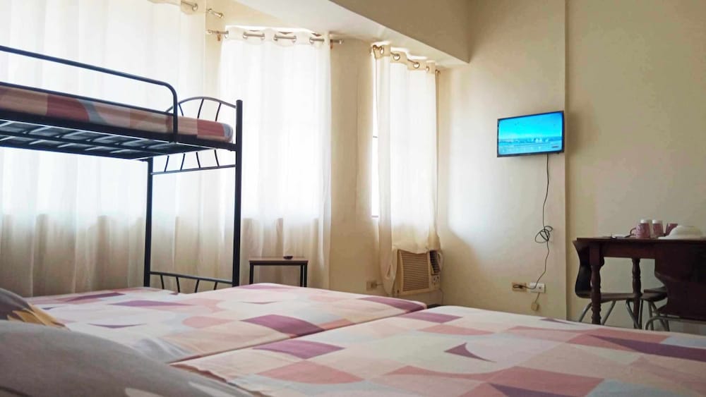 Фото Studio Type Condo Unit for 5 person