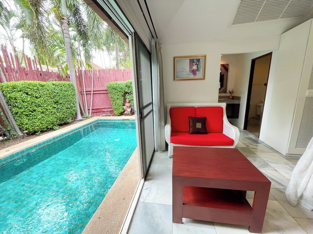 Фото Villa Raya Private Pool Villas Resort