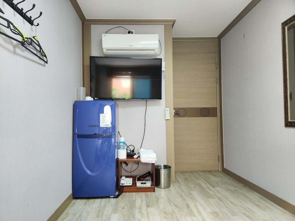 Фото E cozy Hotel