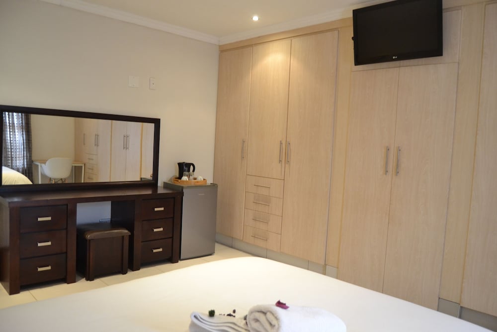 Фото Hush Guest House