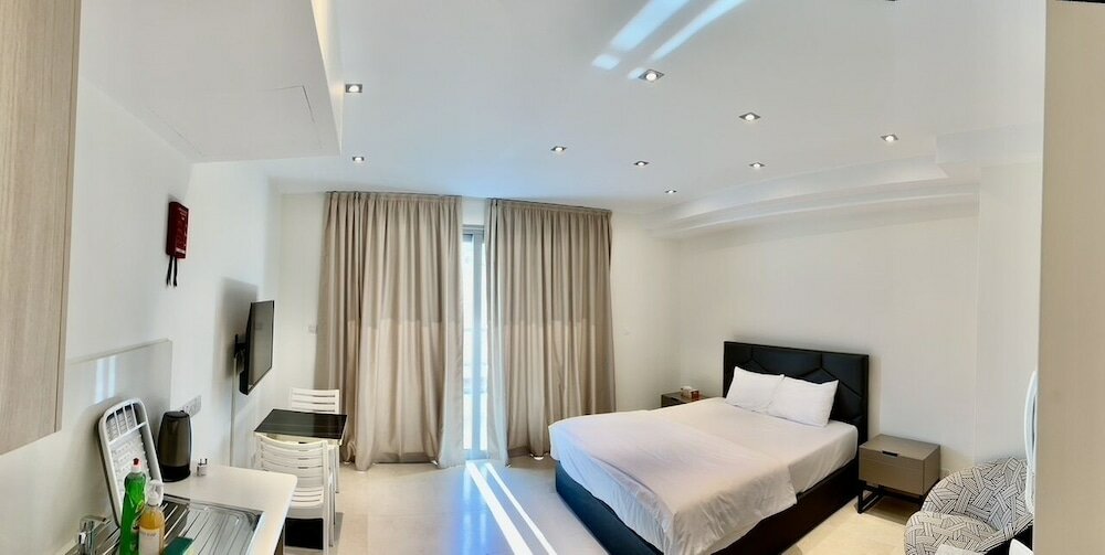 Фото Aphrodite Plaza