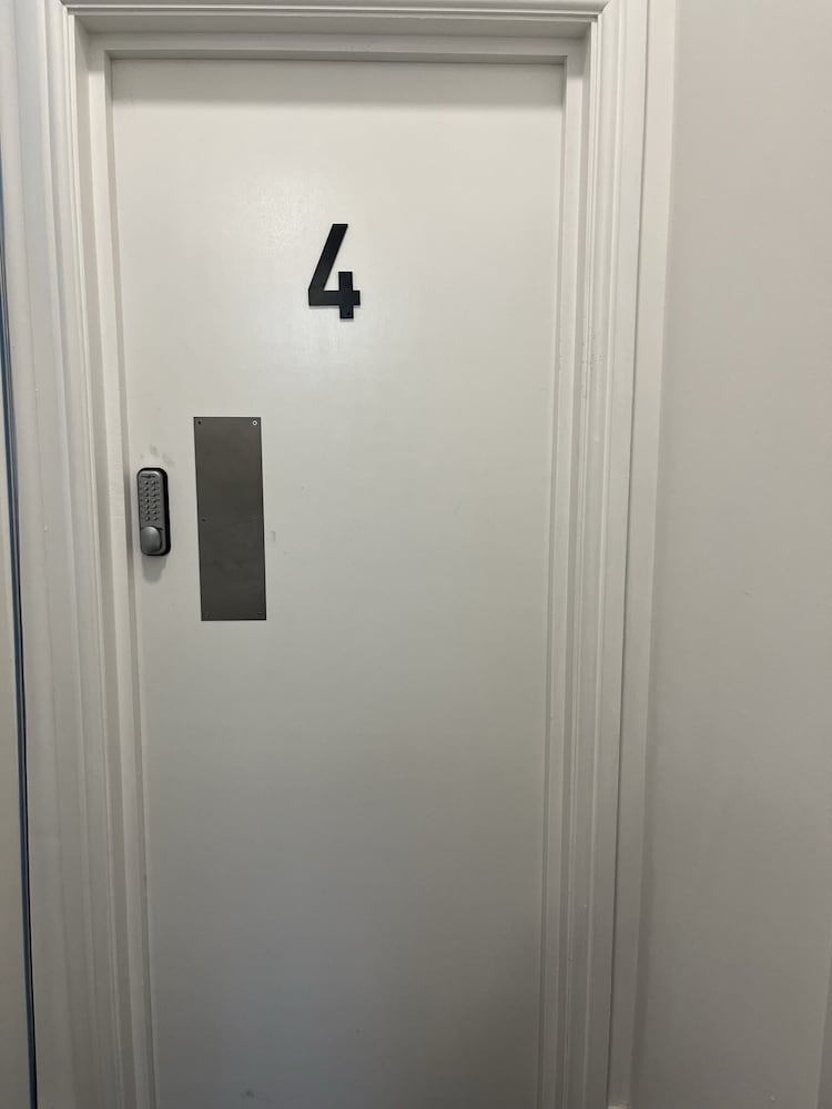 Фото Modern 1 bed Studios for Comfy Stay in Preston