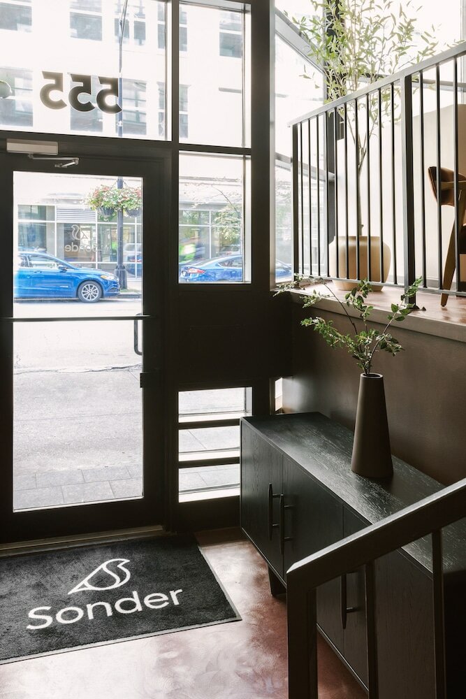 Фото Sonder The Burnham