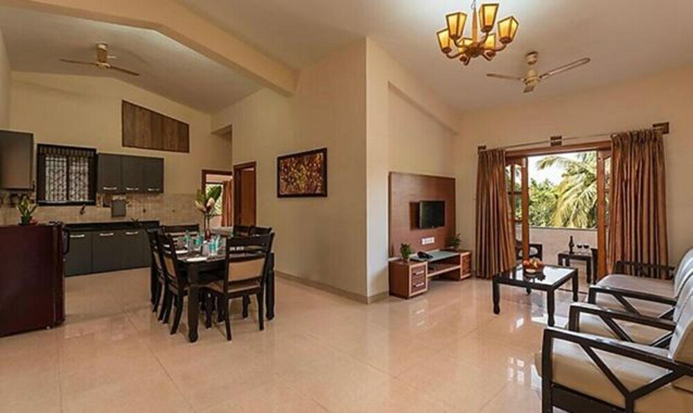 Фото FabHotel Vihasta Gold Nest