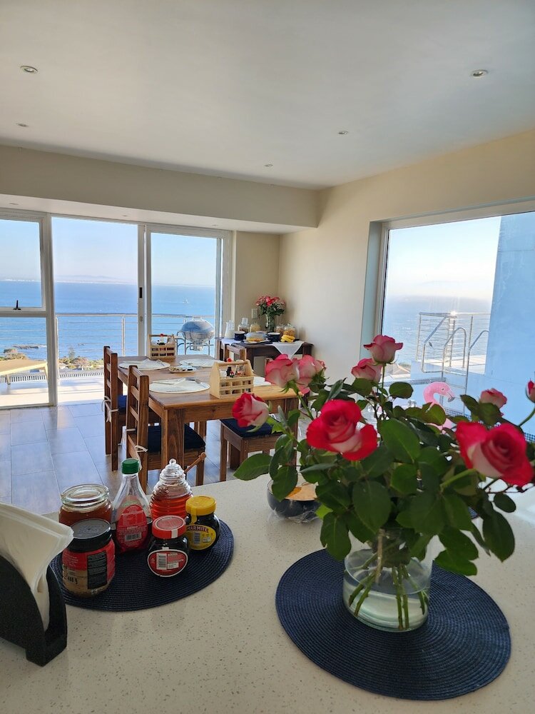 Фото Boulders Blue Bed and Breakfast