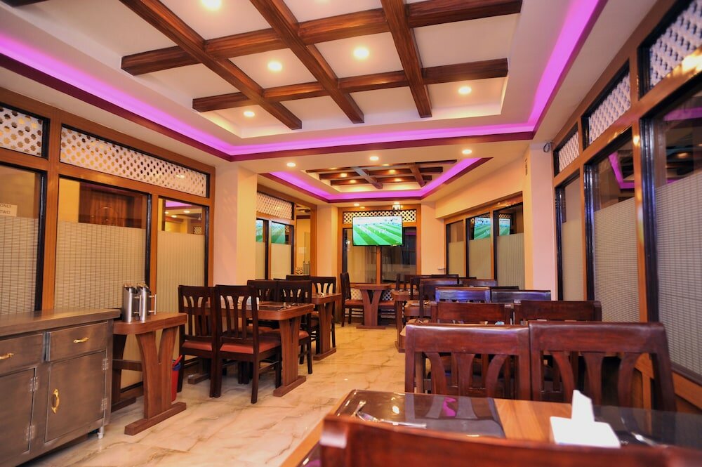 Фото Hotel Aarati