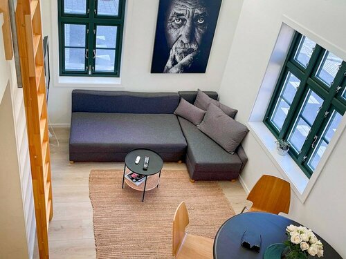Гостиница Vibrant Apartment on Bustling Street, Above a Restaurant Perfect for Tourists