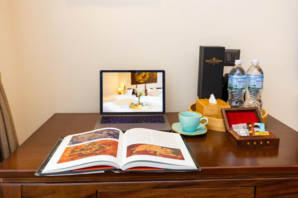 Фото Swarga Heritage Hotel