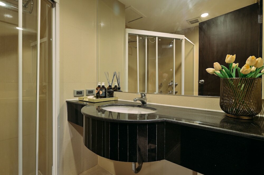 Фото Tori Crown Hotel