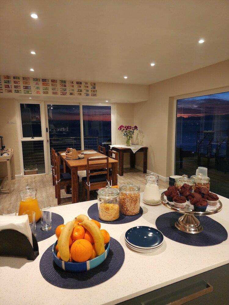 Фото Boulders Blue Bed and Breakfast